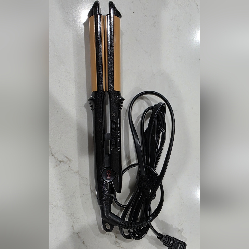 Chi 3-N-1 Flat Iron Never Used